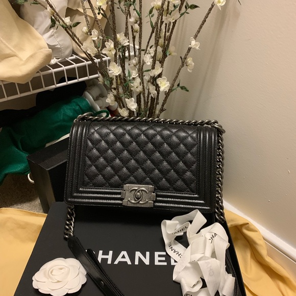 Authentic Chanel medium boy bag. - Picture 3 of 7